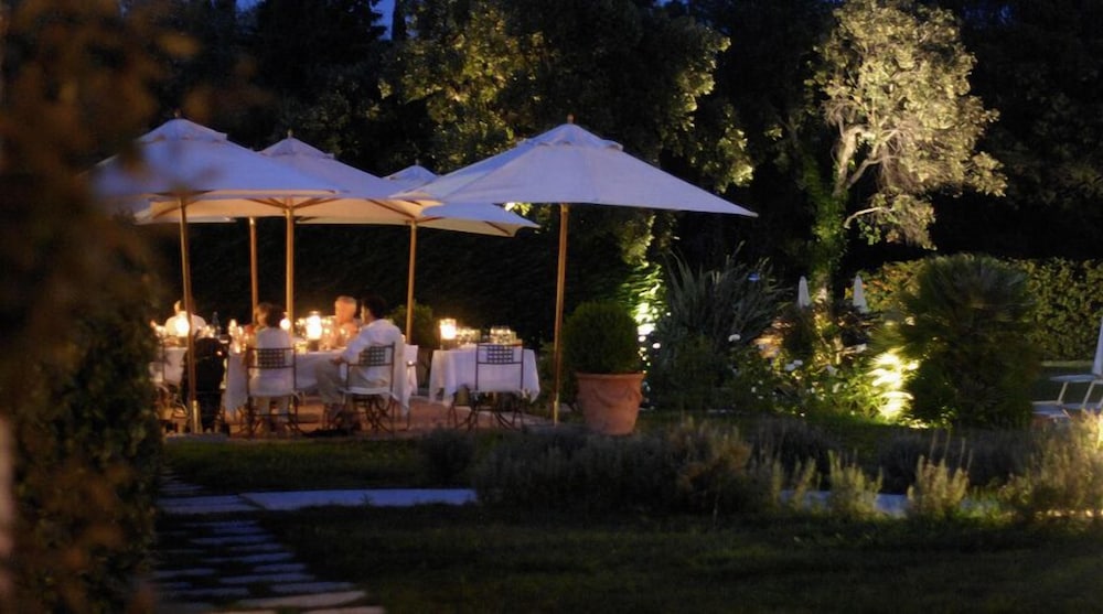 Hotel Villa Les Rosiers 25/33