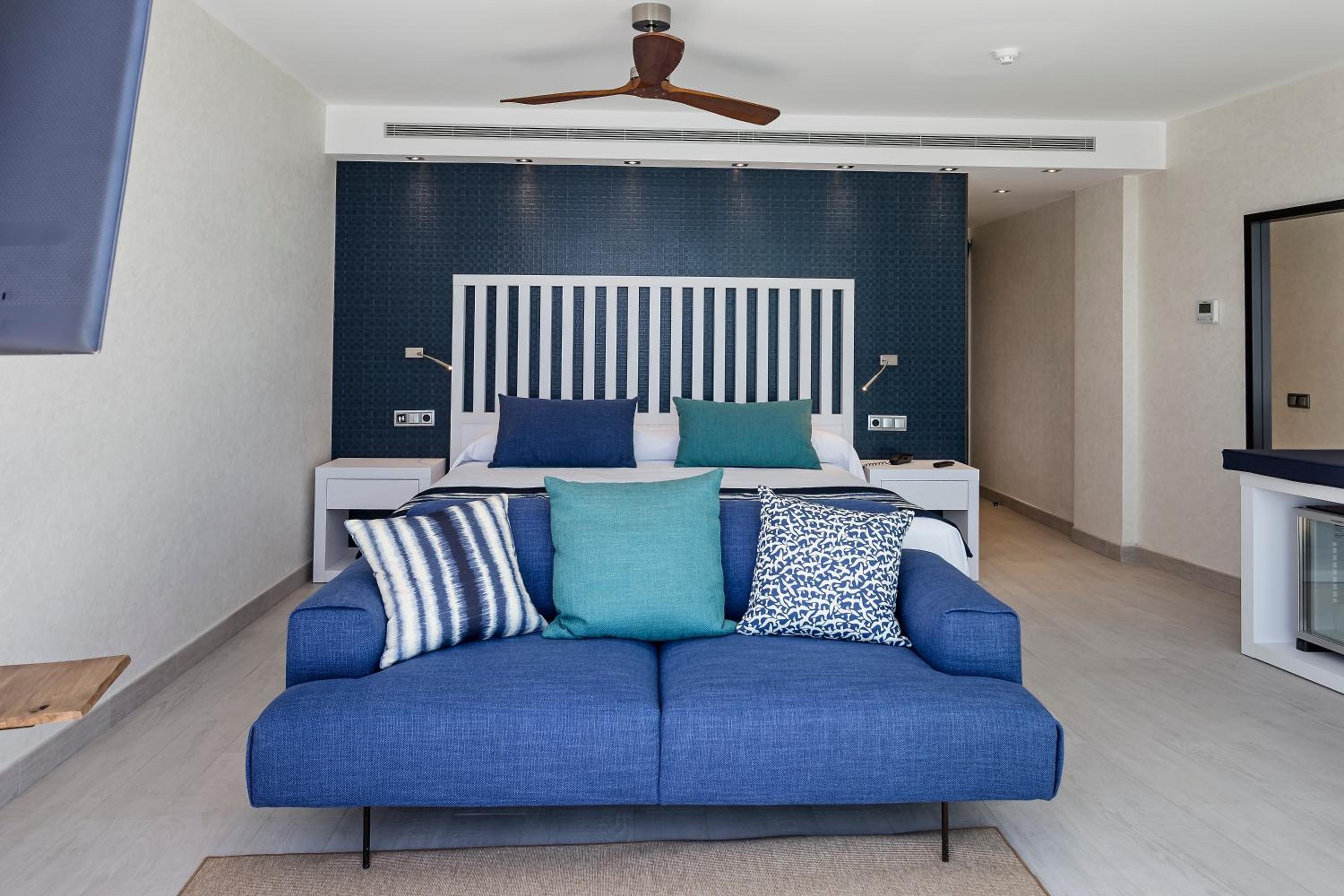 Junior Suite, Superior, Direct Pool Access