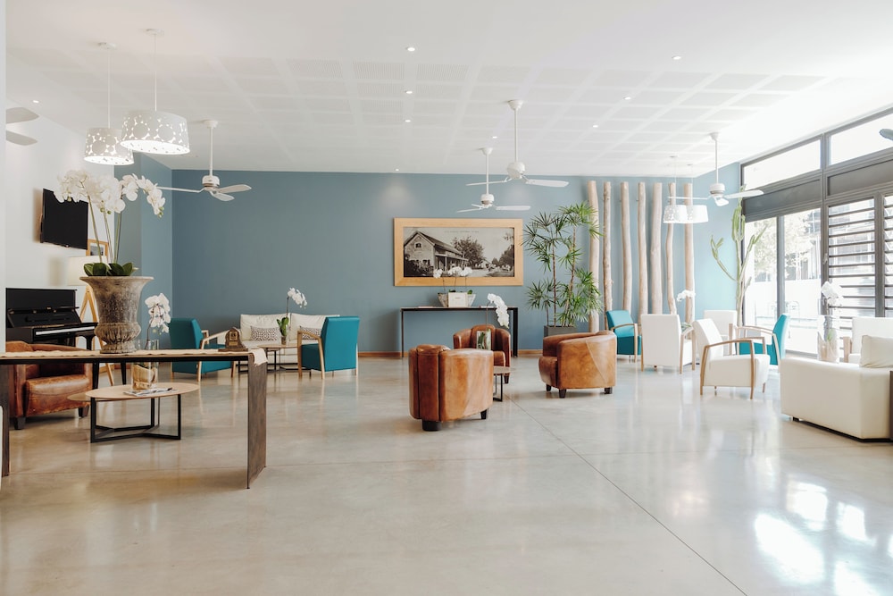 Le Saint Pierre Hotel 34/48