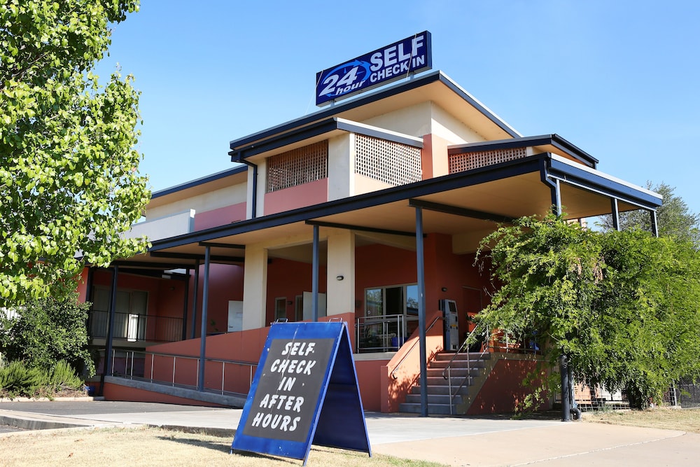 Forbes Victoria Inn 2/55