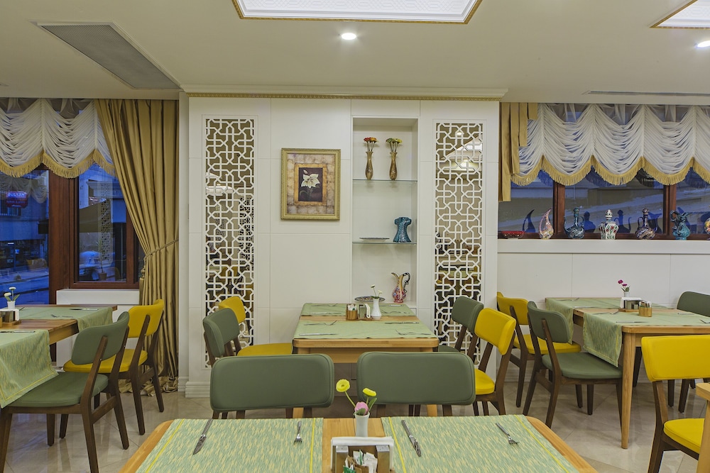 Grand Naki Hotel 33/44