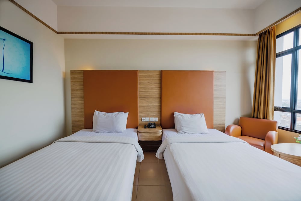 GRAND PASUNDAN CONVENTION HOTEL 32/65