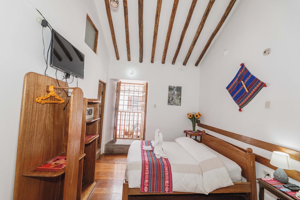 Hostal El Grial 35/53