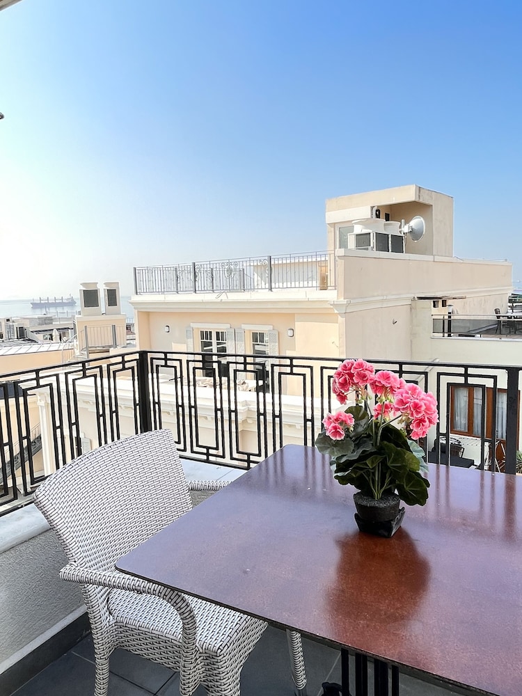 Aren Suites 36/44
