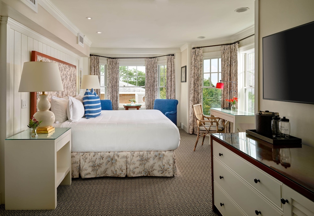 Room, King Bed, Balcony, Historic Wing
