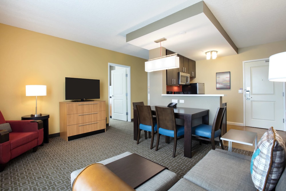 TownePlace Suites Orlando at Flamingo Crossings Town Center/Western Entrance 48/69
