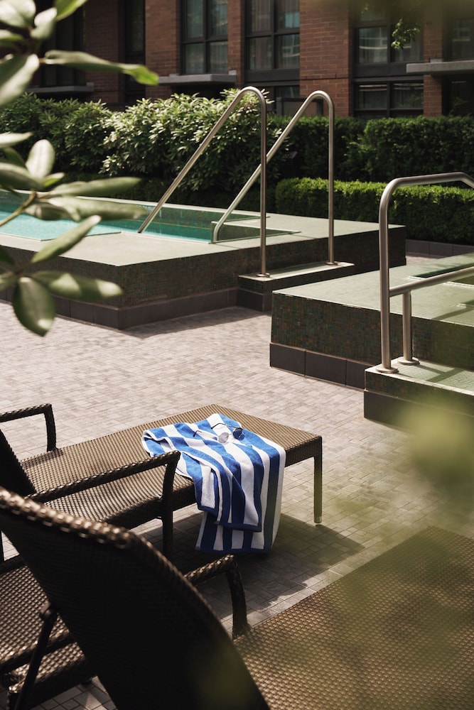 L'Hermitage Hotel 63/70