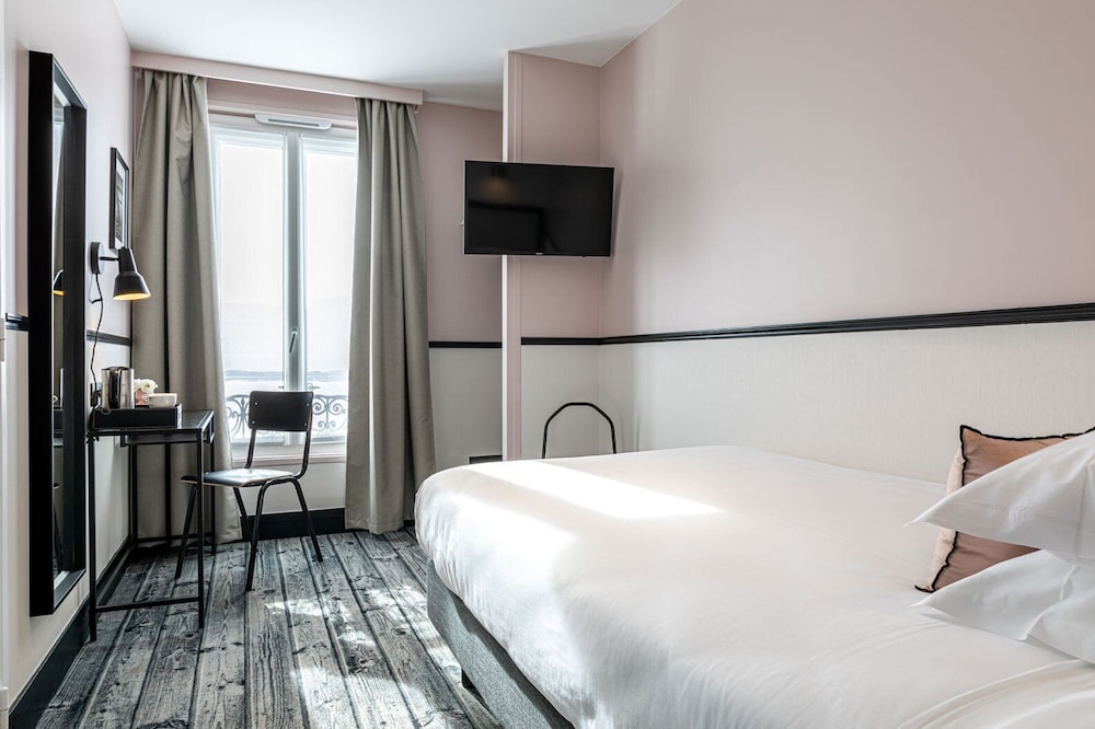 ROOM, SINGLE