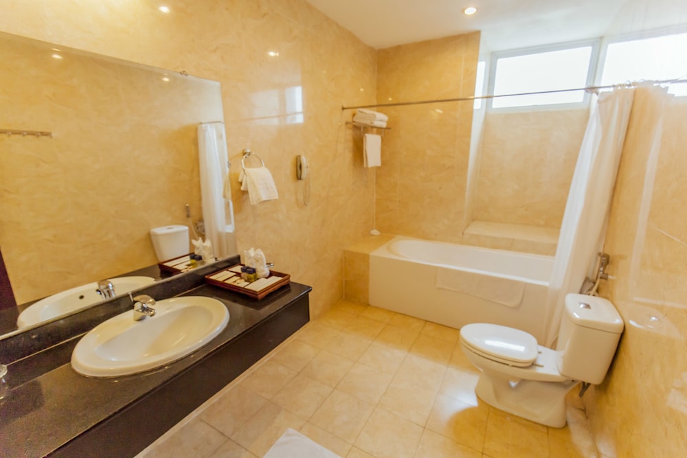 Thien An Riverside Hotel 49/50