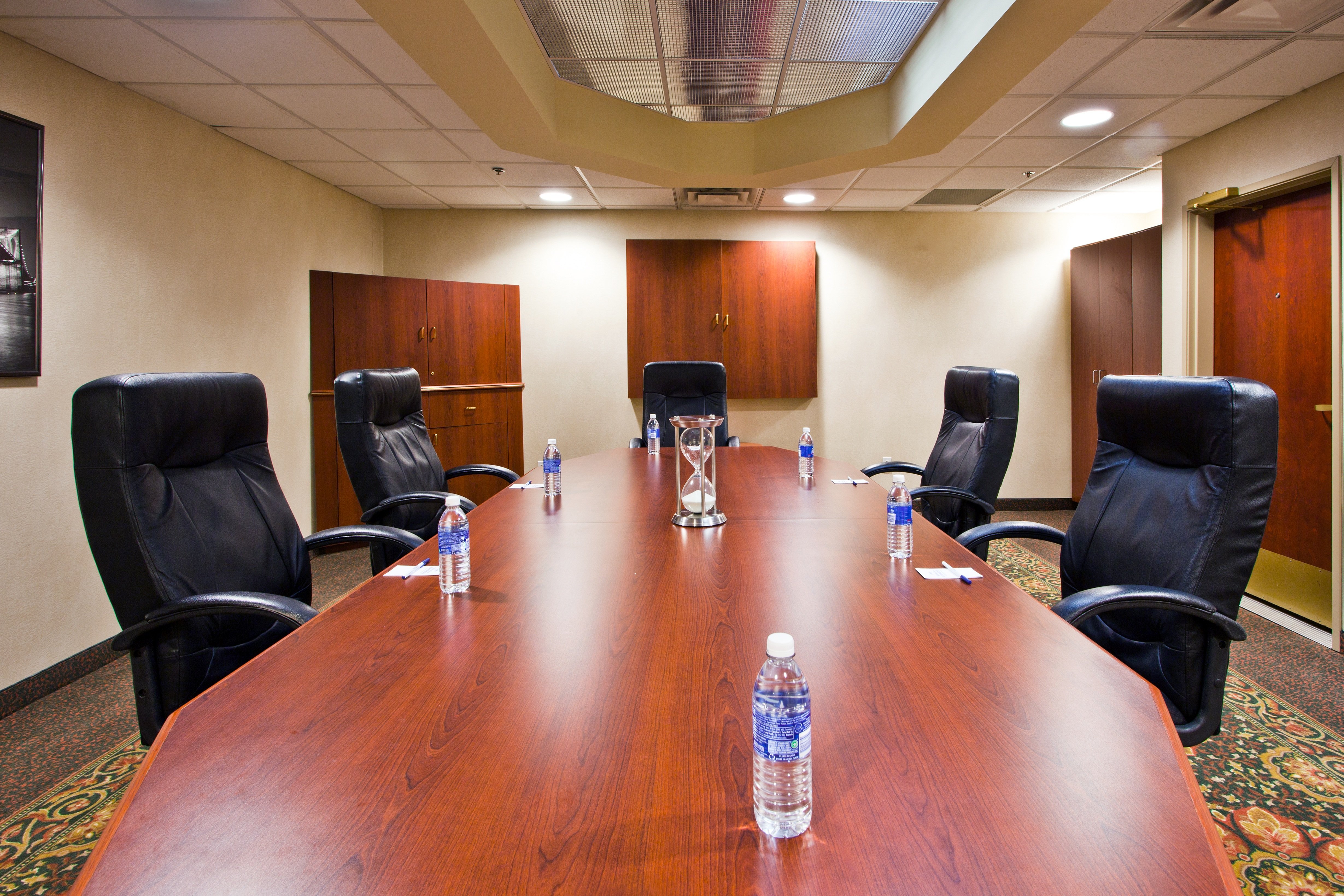 Holiday Inn Express Hotel And Suites Waterford 43/47