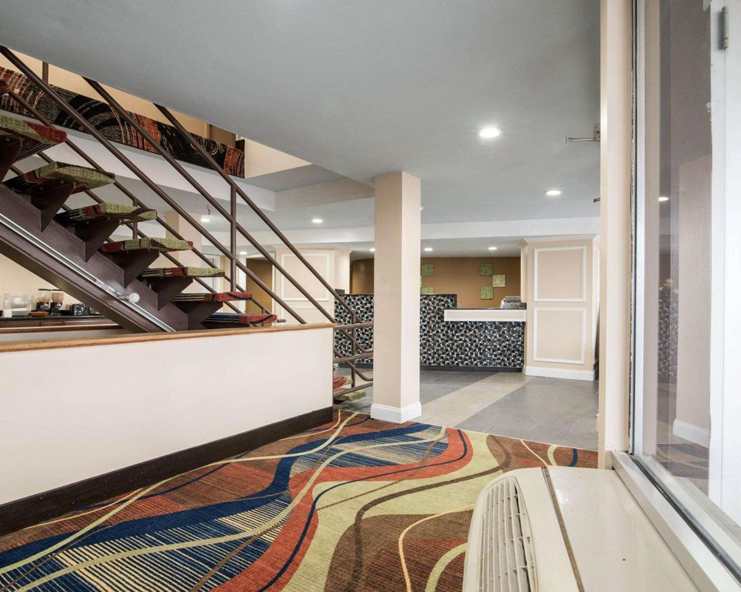 Rodeway Inn Syracuse Carrier Circle 29/32