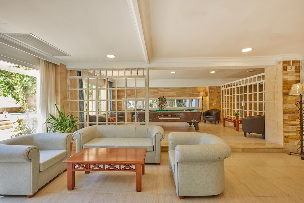 Ben Hur Apartments 40/74