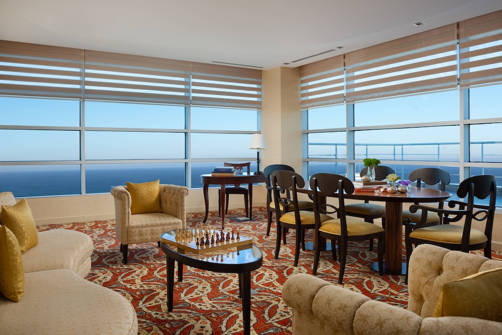 Renaissance Aktau Hotel 58/64
