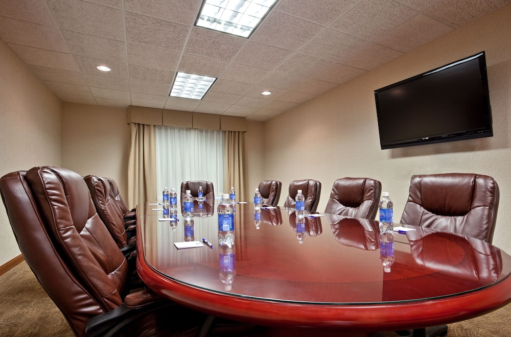 Holiday Inn Express Hotels And Suites Dayton North Tipp City 45/48
