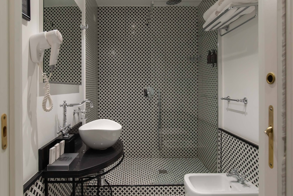 HOTEL METRO 900 60/64