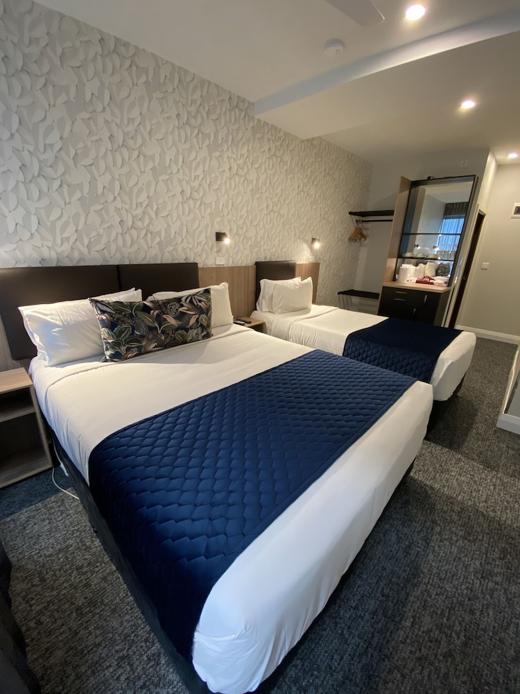 Trinity Hotel 18/50