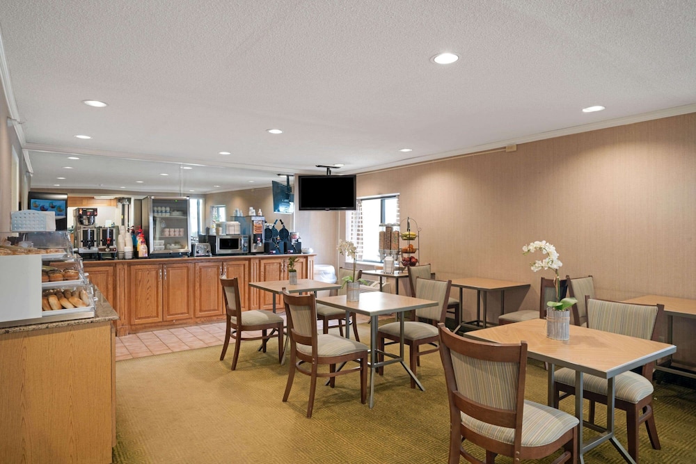 Hawthorn Extended Stay by Wyndham Jackson 47/57