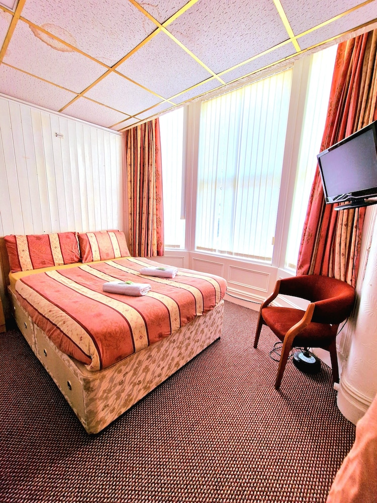 The Albany Hotel 48/66
