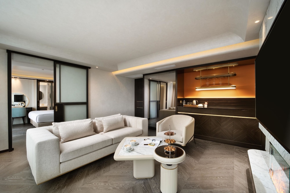 Bentley Hotel Bosphorus 70/86