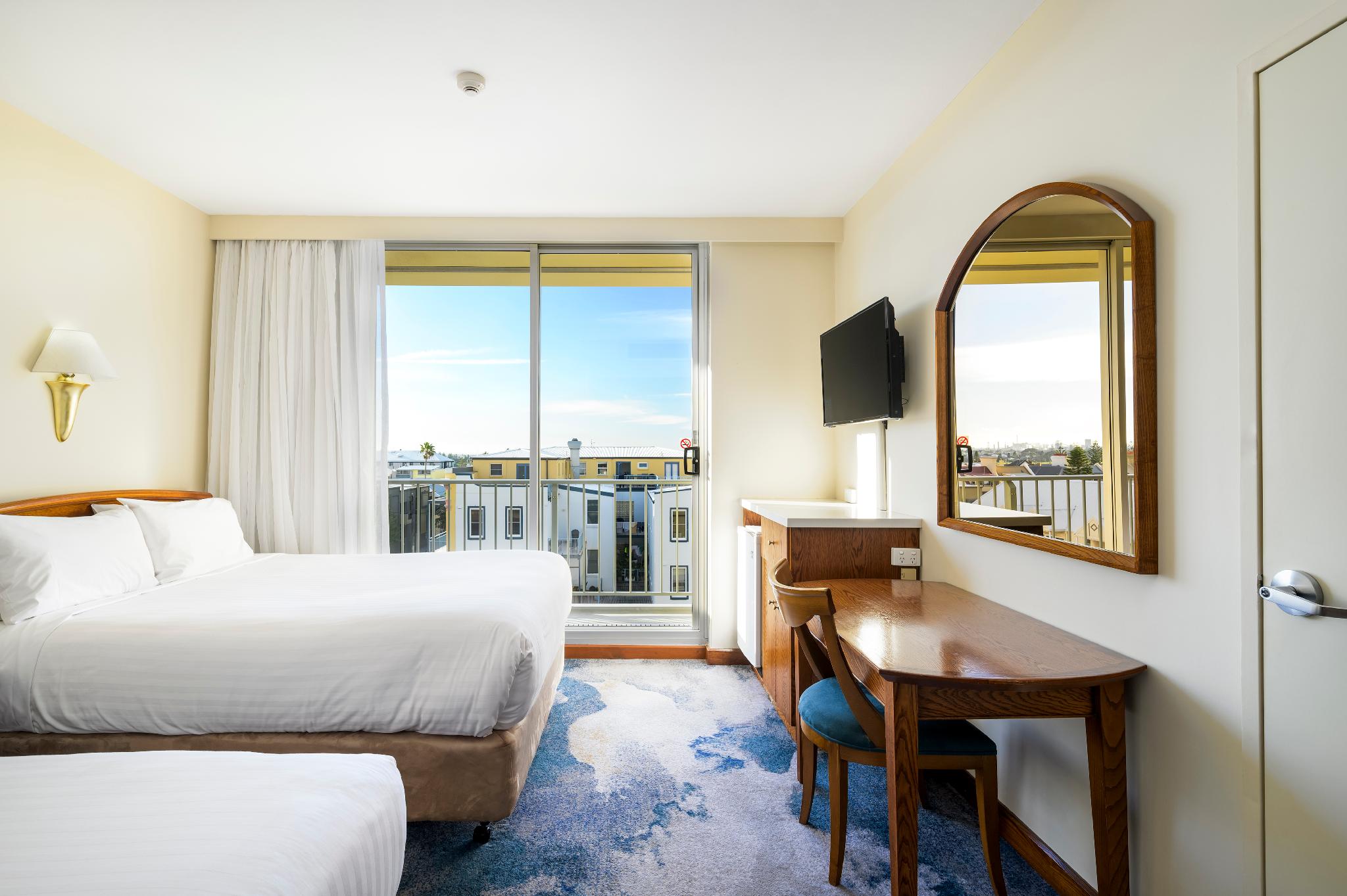 City, Twin Beds