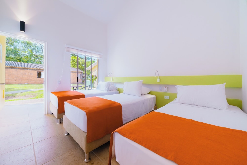 hotel las palmeras 12/50
