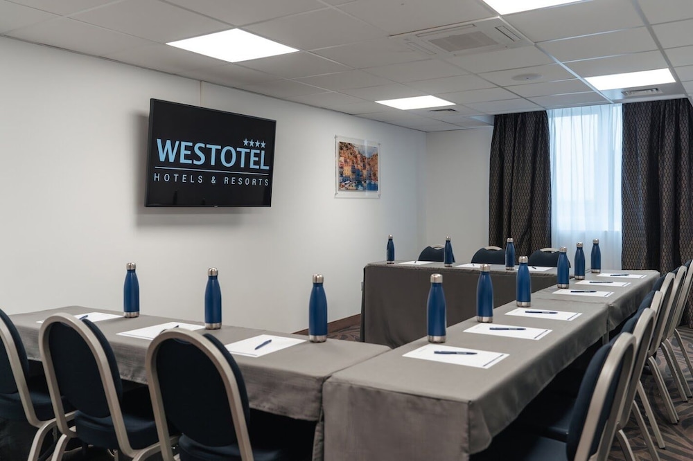 Westotel Taverny - Paris Val D'Oise 44/50