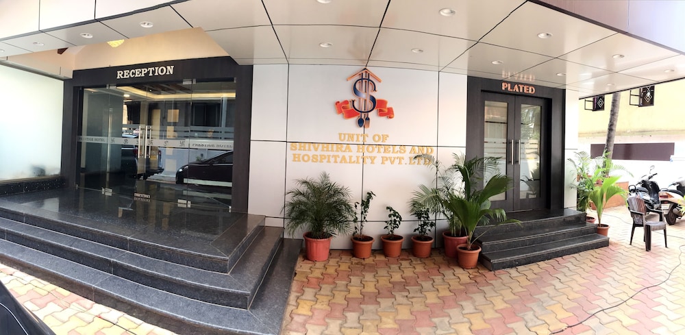 Prestige Hotel 1/50