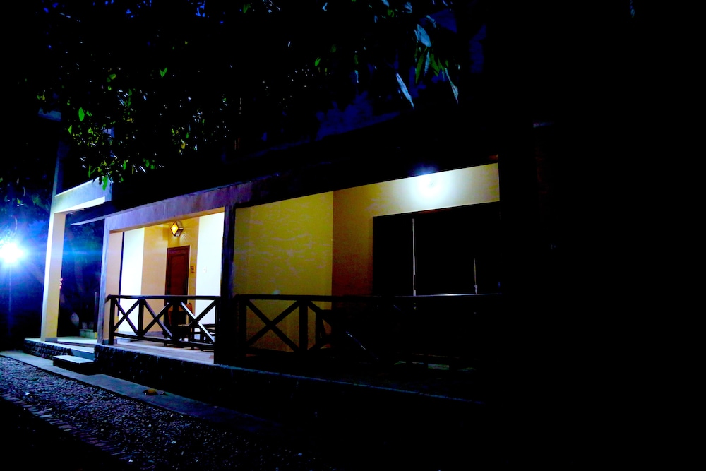 CORBETT WILD RESORT 1/50