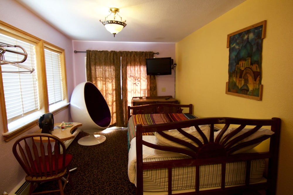 Qupqugiaq Inn 41/61