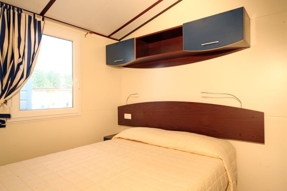 2 Bedrooms, Mobile Home, Double and Twin Beds, Murphy Bed