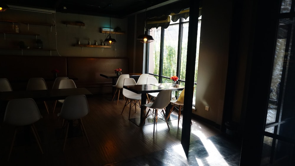 FISH INN EAST NANJING ROAD 32/50