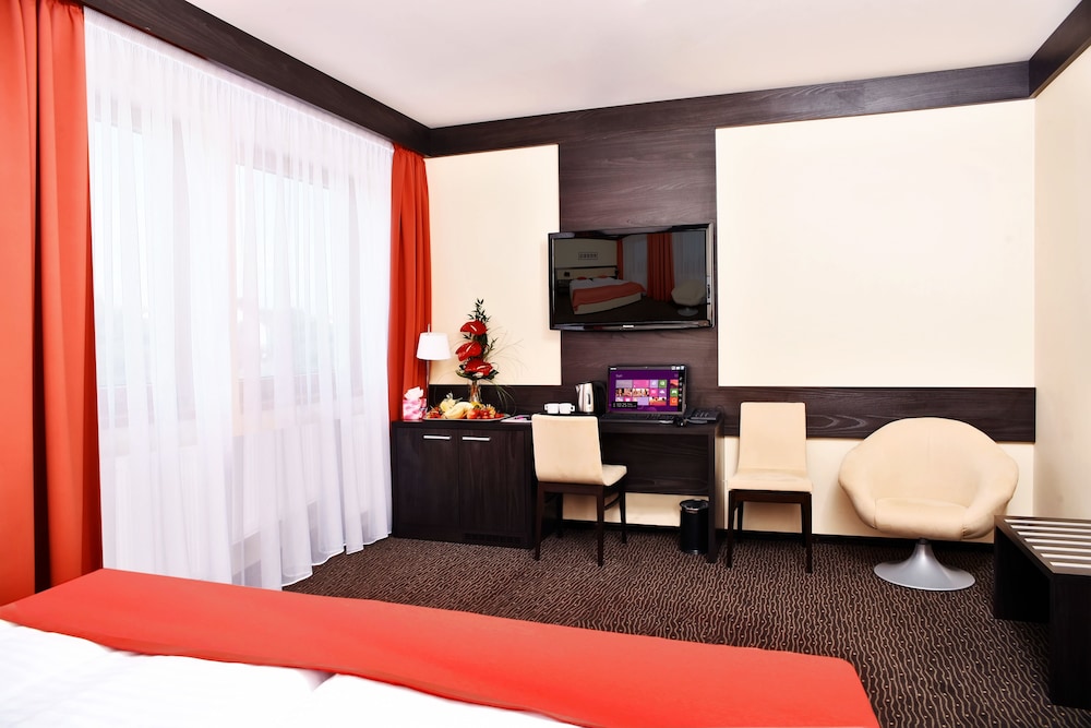 Lifestyle Hotel 12/48