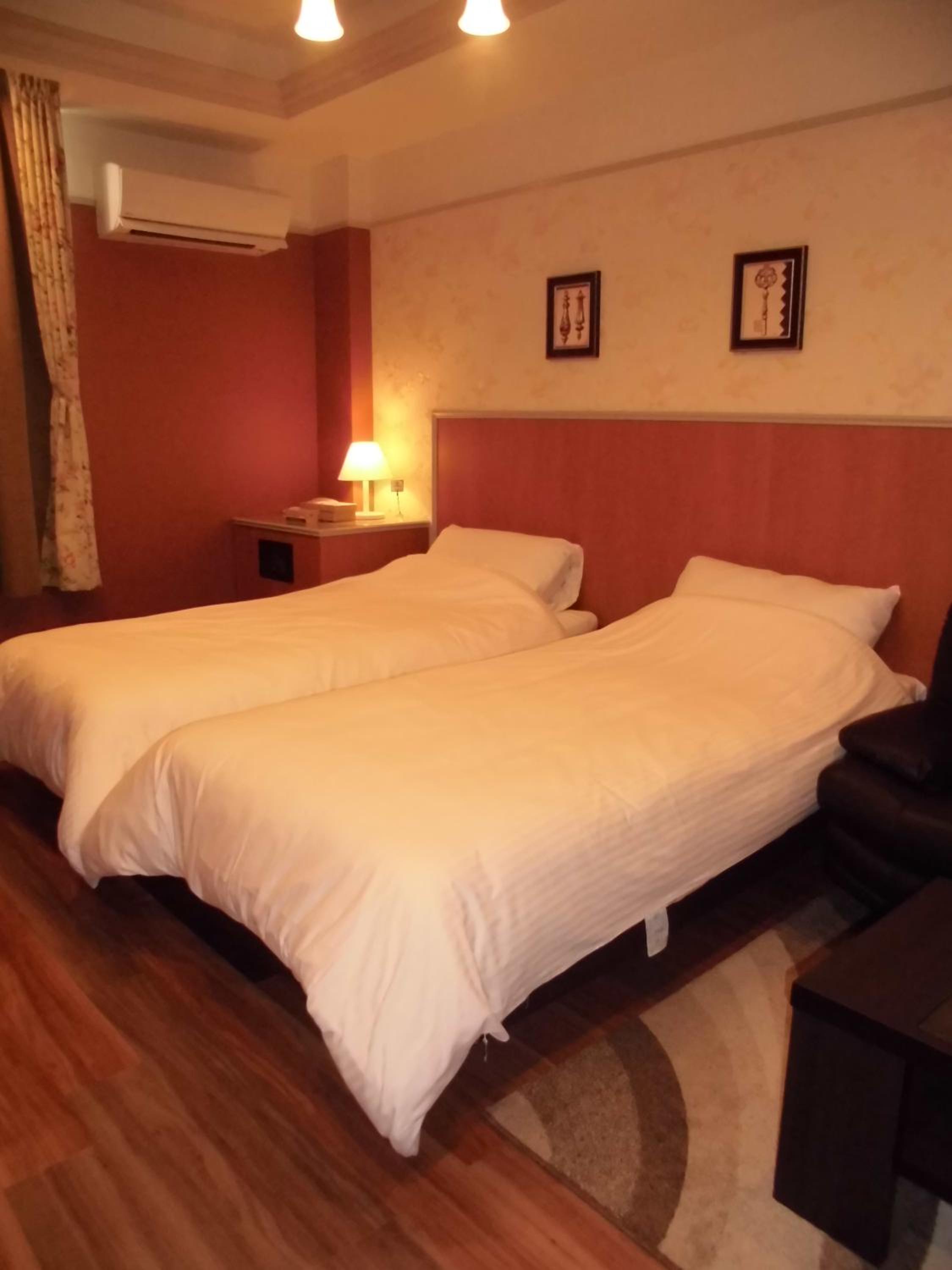 STANDARD, TWIN BEDS