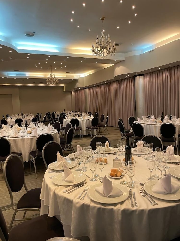 Plaza Real Suites Hotel 55/59