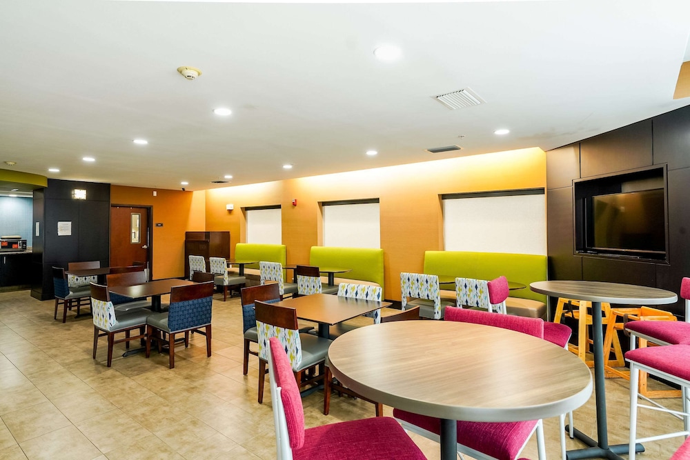 Comfort Suites Lake City 36/50