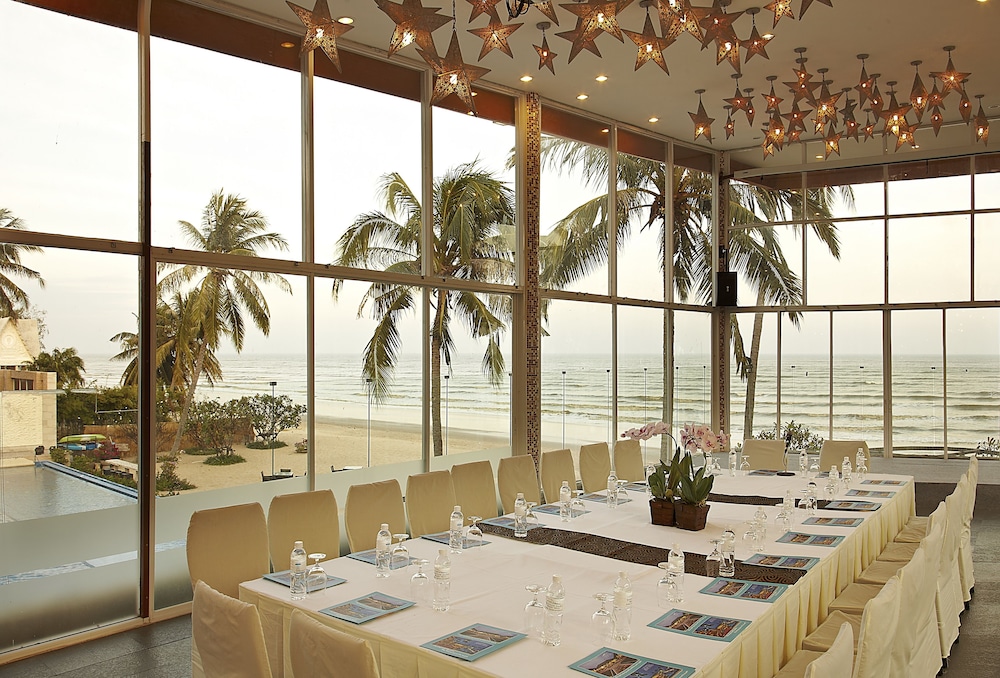 Dhevan Dara Beach Villa 33/49