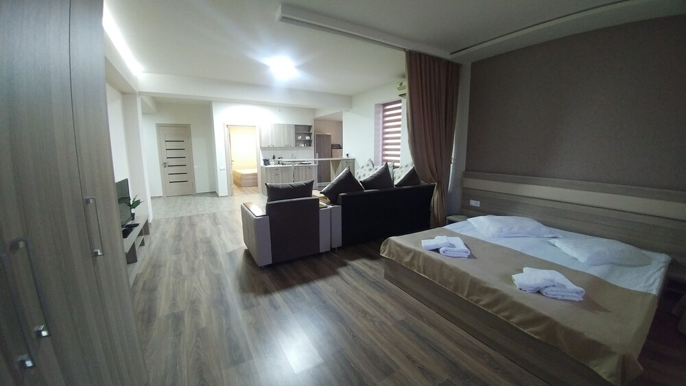 Cross Apart Hotel 9/44