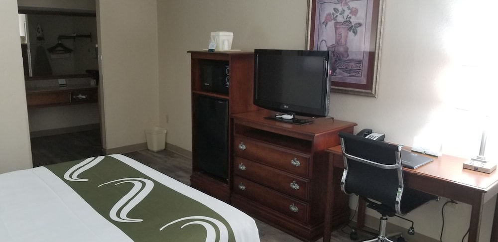 Quality Inn Pelham I-65 Exit 246 14/38