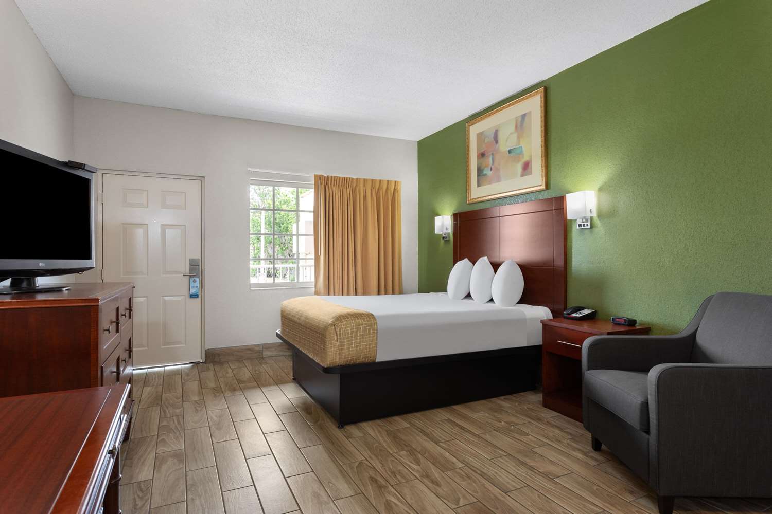 Travelodge Suites By Wyndham Lake Okeechobee 7/17
