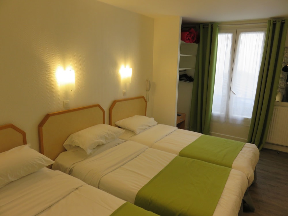 Marys Hotel Republique 18/60
