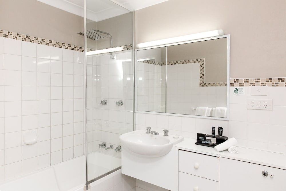 Belmore All-Suite Hotel 9/54