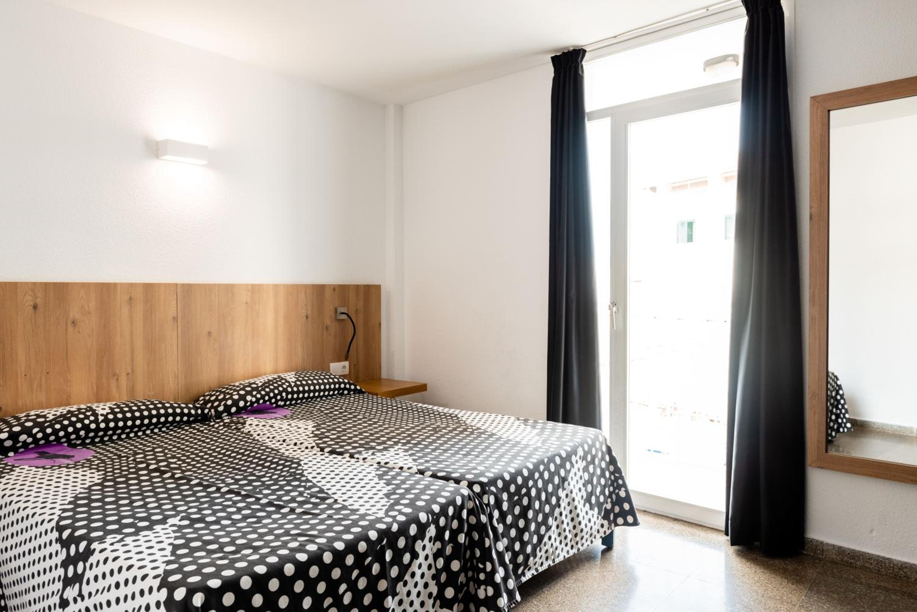 1 BEDROOM, APARTMENT
