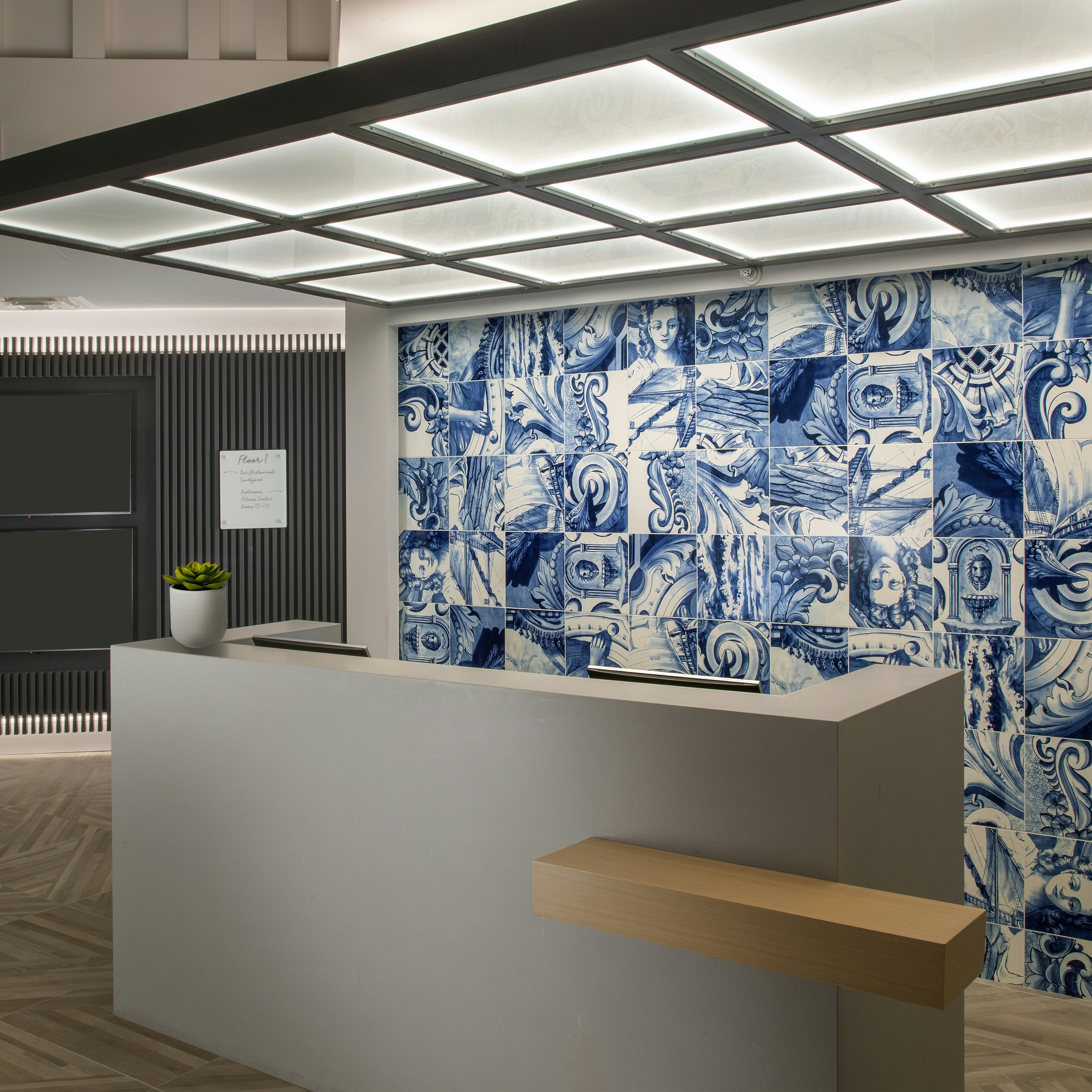 The Monsaraz San Diego, Tapestry Collection by Hilton 8/33