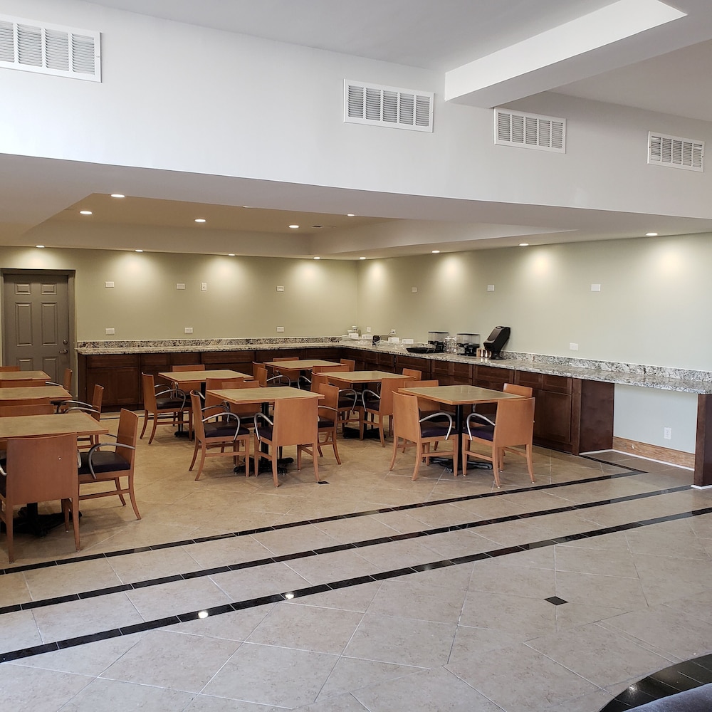 ECONO LODGE AND SUITES(Orange - TX) 3/53