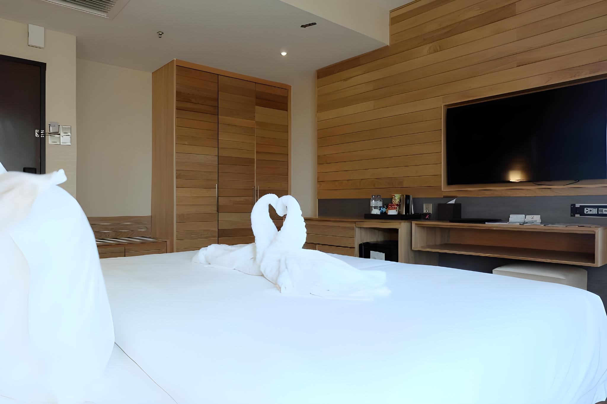 Executive, King Bed
