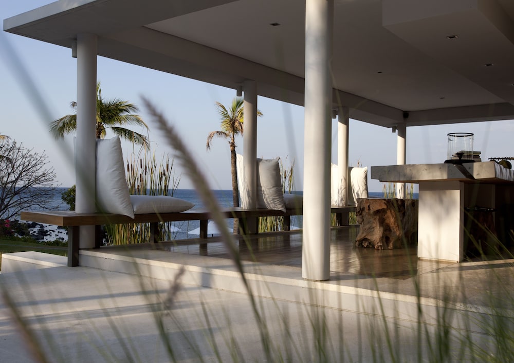 The Lombok Lodge 6/50