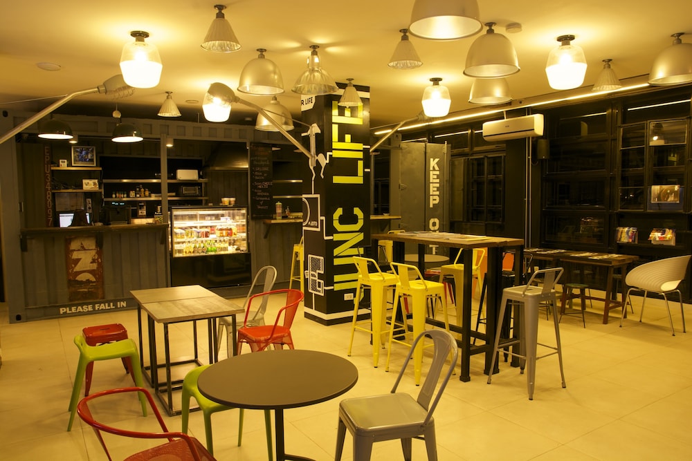 Junction Hostels 40/50
