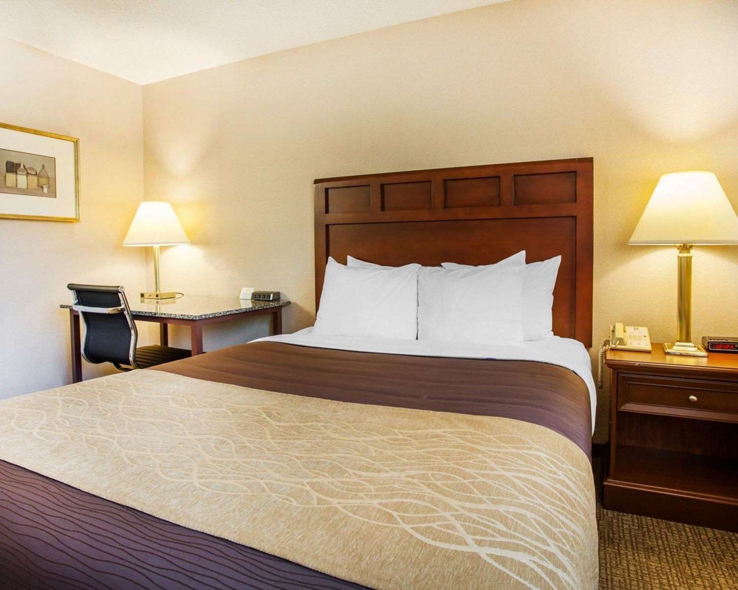 غرفة بسرير كوين، Quality Inn Kirkland 2/2