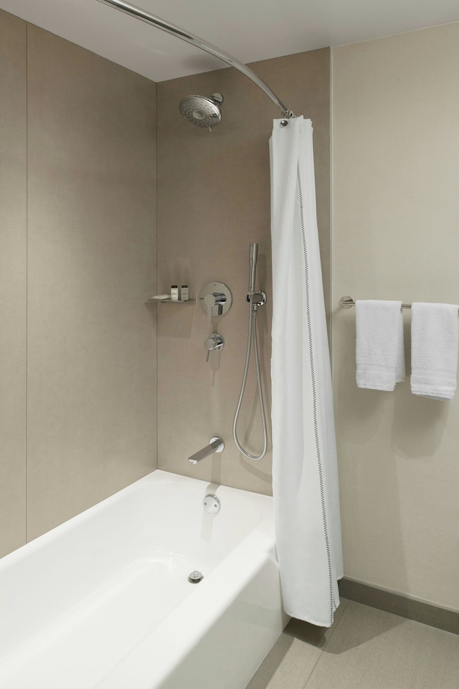 غرفة بسريرين مزدوجين، Sheraton Park Hotel at the Anaheim Resort 4/10