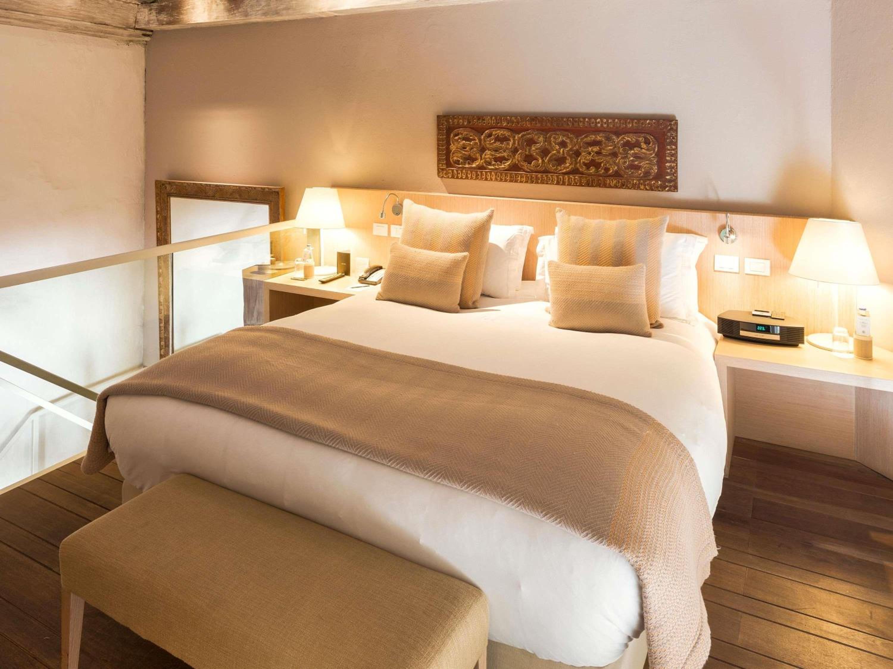 Duplex, Colonial, Suite, King Bed